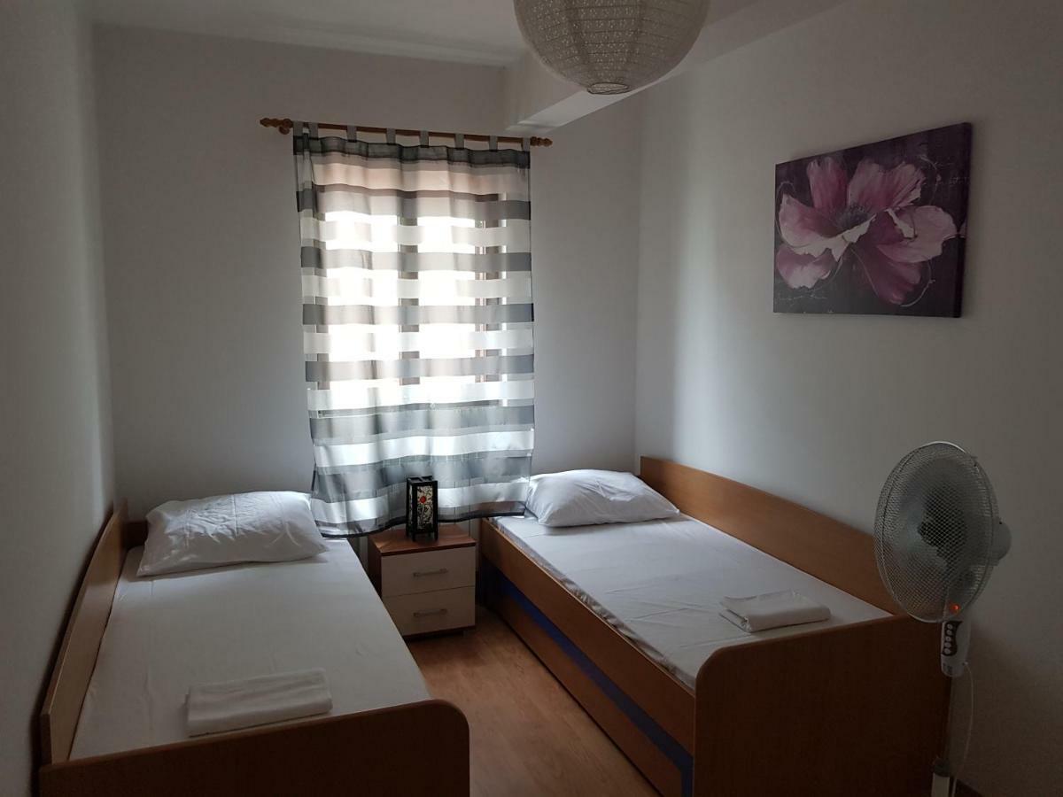 Apartments Milicic Херцег Нови Екстериор снимка