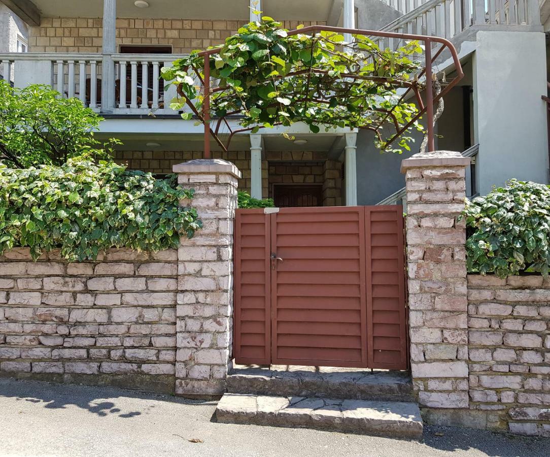 Apartments Milicic Херцег Нови Екстериор снимка